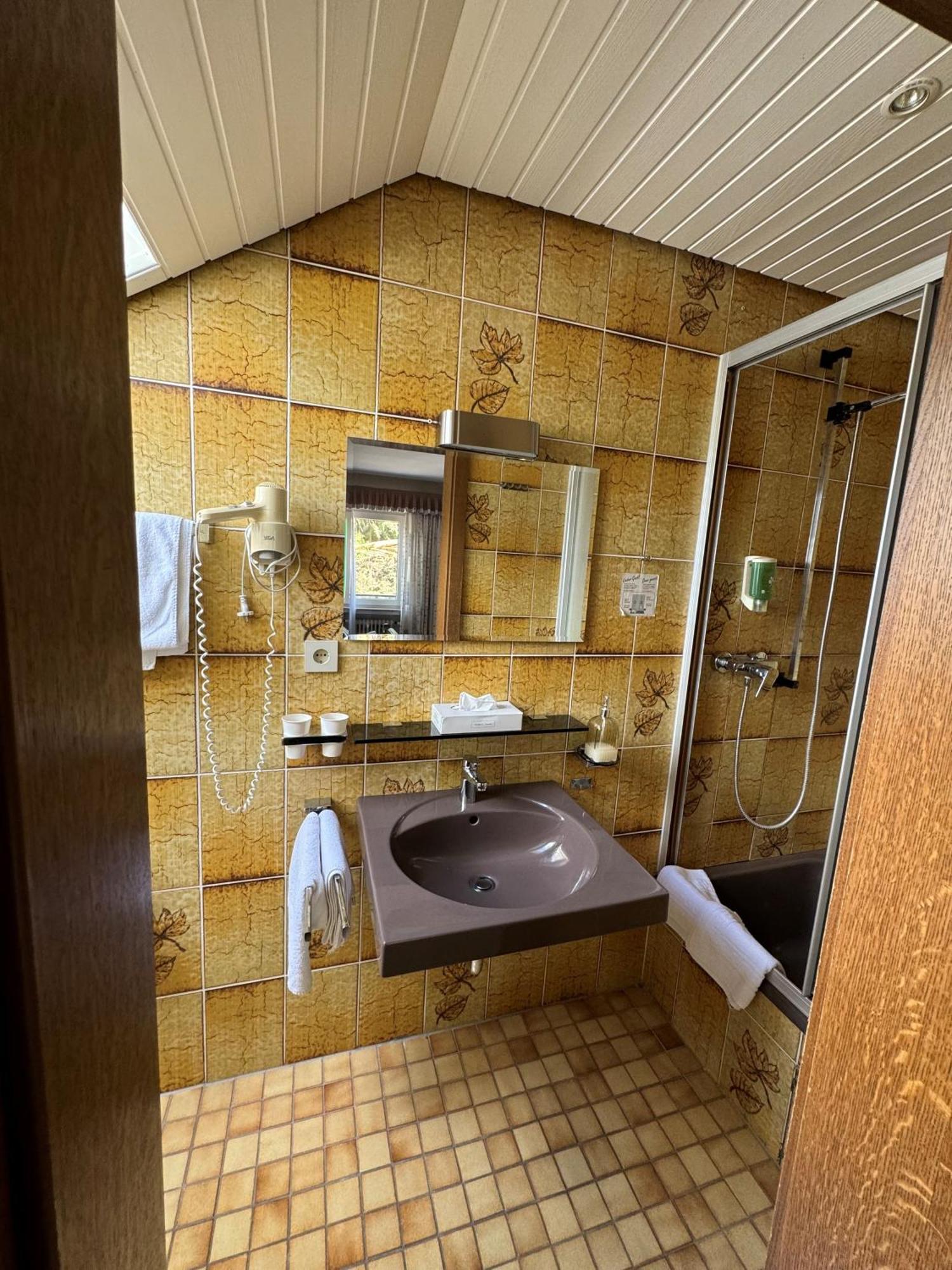 Hotel Zur Muehle Iserlohn Exterior foto